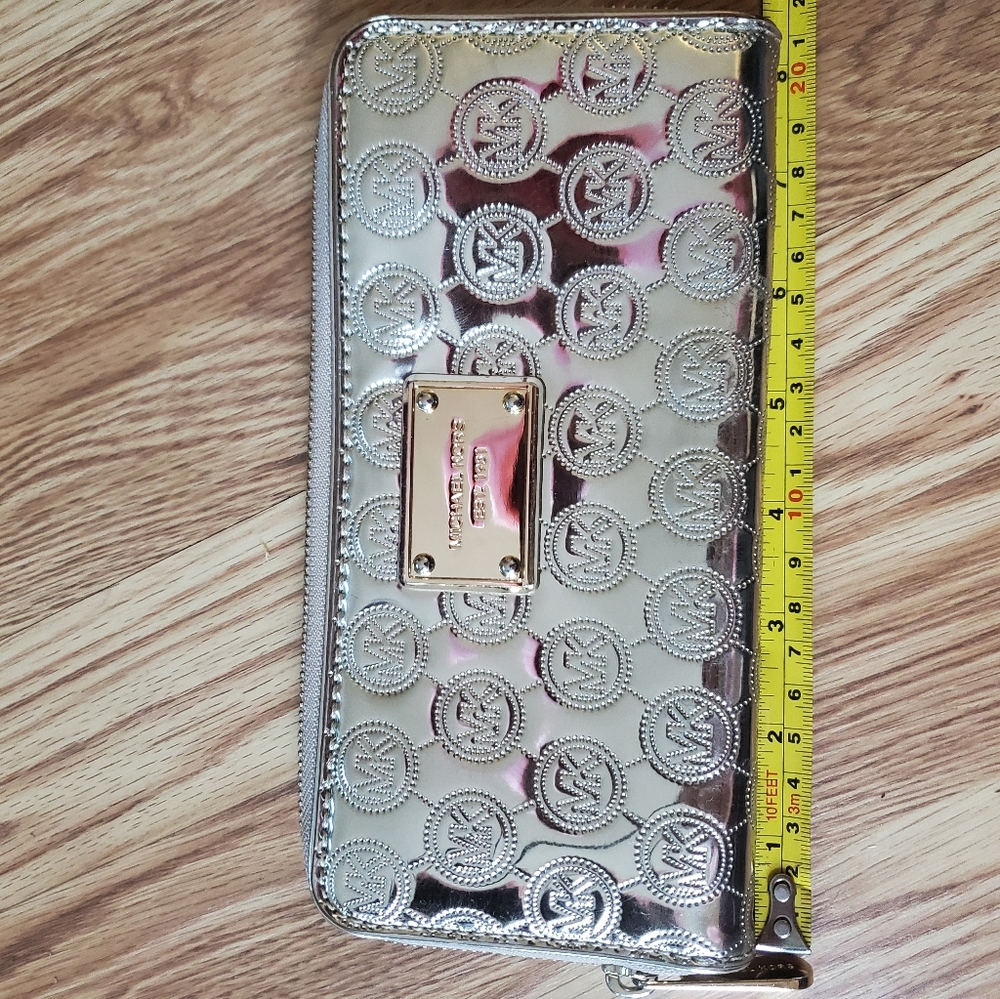 Michael Khors Gold Wallet